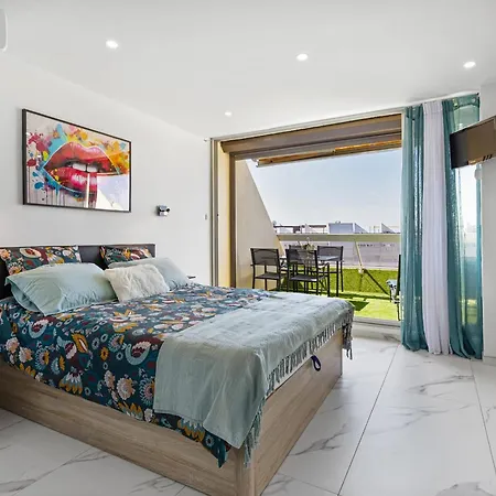 Appartement Paloma Héliopolis Entièrement Rénové Avec Terrasse Et Parking Agde